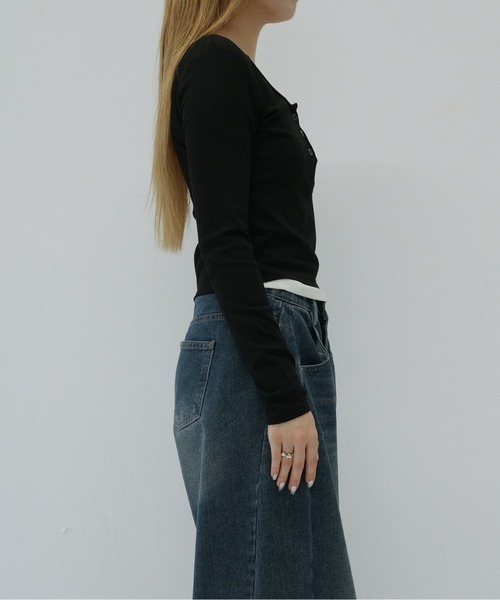 Enewd nina（エニュードニーナ）の「バイカラーレイヤード風トップス（Tシャツ/カットソー・レディース・ブラック/カーキ・FREE）」の19枚目の写真