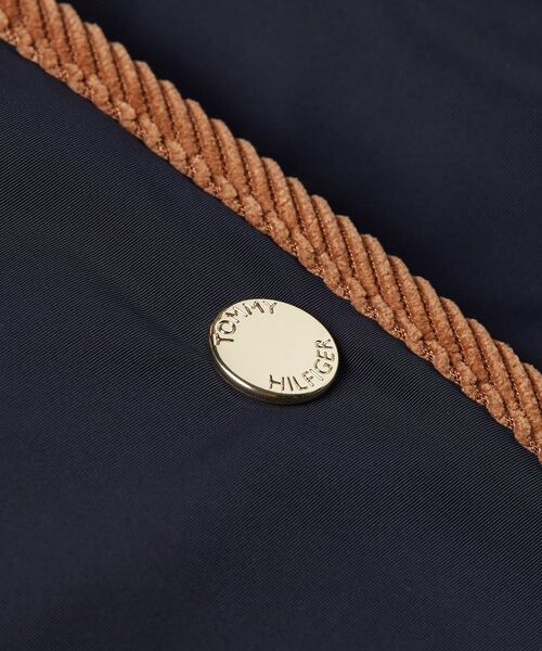 TOMMY HILFIGER（トミーヒルフィガー）の「キルテッドリバーシブルジャケット（ブルゾン・レディース・ベージュ/ネイビー・SMALL/X-SMALL）」の18枚目の写真