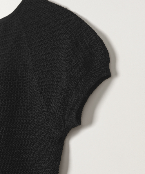 TTUDEMENT(トュードメント)の「PUFF SLEEVE ROUND NECK KNIT TOP BLACK(ニット/セーター・レディース・その他・FREE)」の6枚目の写真