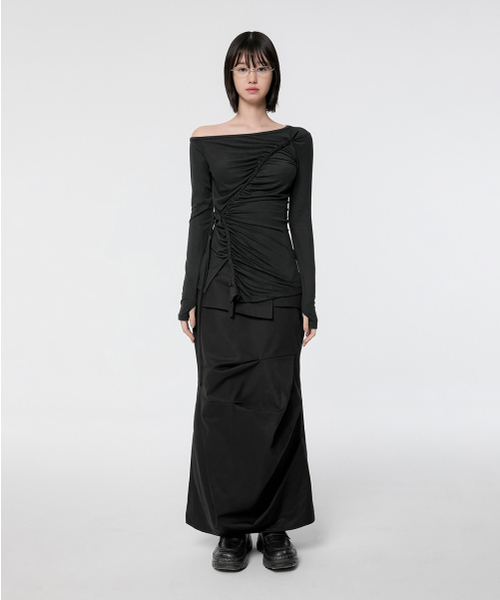 FLAREUP(フレアアップ)の「Handmade Twisted One-Shoulder Long Sleeve (FL-117_Black)(Tシャツ/カットソー・レディース・ブラック・FREE)」の6枚目の写真