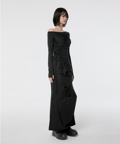 FLAREUP(フレアアップ)の「Handmade Twisted One-Shoulder Long Sleeve (FL-117_Black)(Tシャツ/カットソー・レディース・ブラック・FREE)」の7枚目の写真
