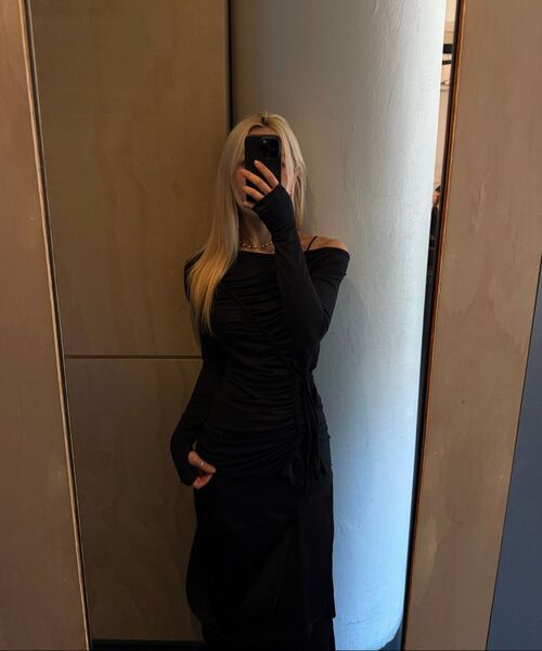 FLAREUP(フレアアップ)の「Handmade Twisted One-Shoulder Long Sleeve (FL-117_Black)(Tシャツ/カットソー・レディース・ブラック・FREE)」の9枚目の写真