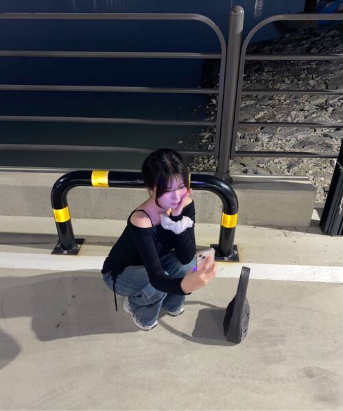 FLAREUP(フレアアップ)の「Handmade Twisted One-Shoulder Long Sleeve (FL-117_Black)(Tシャツ/カットソー・レディース・ブラック・FREE)」の14枚目の写真
