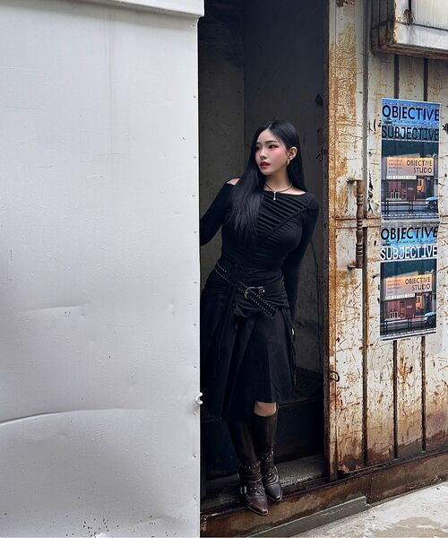 FLAREUP(フレアアップ)の「Handmade Twisted One-Shoulder Long Sleeve (FL-117_Black)(Tシャツ/カットソー・レディース・ブラック・FREE)」の15枚目の写真