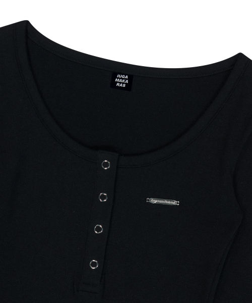IUGAMAKARAS(イウガマカラス)の「Button Fitted Top (Black)(Tシャツ/カットソー・レディース・その他・FREE)」の11枚目の写真