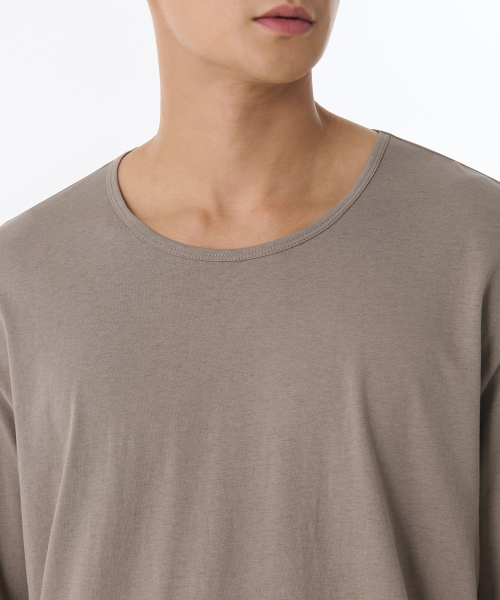 MUSINSA STANDARD（ムシンサスタンダード）の「リラックスドライトウェイトCRスcoopネック長袖Tシャツ[トープ]（Tシャツ/カットソー・メンズ・その他・SMALL/MEDIUM/LARGE/X-LARGE/XX-LARGE/XXX-LARGE）」の3枚目の写真