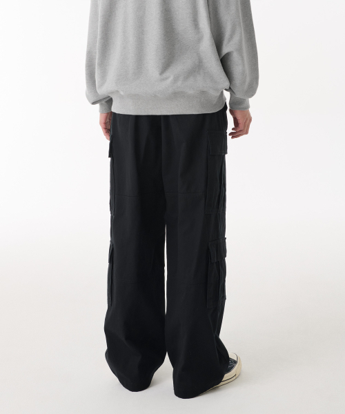 MUSINSA STANDARD（ムシンサスタンダード）の「コットンワイドマルチポケットカーゴパンツ[ブラック]（その他パンツ・メンズ・その他・40/38/33/26/27/28/29/42/36/34/32/30/31）」の2枚目の写真