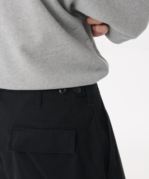 MUSINSA STANDARD（ムシンサスタンダード）の「コットンワイドマルチポケットカーゴパンツ[ブラック]（その他パンツ・メンズ・その他・40/38/33/26/27/28/29/42/36/34/32/30/31）」の4枚目の写真