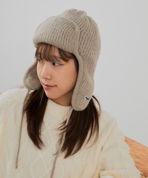 PENNEYS(ぺニーズ)の「PENNEYS/ペニーズ FOX EARFLAP BEANIE 刺繍ロゴ ローゲージ ニットキャップ(ニットキャップ/ビーニー・メンズ・パープル/ブラック/グレー・FREE)」の3枚目の写真