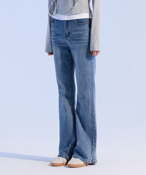 MOAA(モア)の「コントロールブーツカットデニム(JEAN BLUE)(デニムパンツ・レディース・その他・MEDIUM/SMALL)」の1枚目の写真