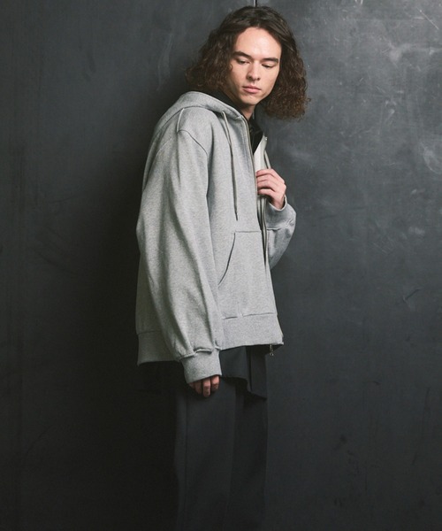 MAISON SPECIAL(メゾンスペシャル)の「《UNISEX》【ONE-MILE WEAR】Prime-Over Zip Hoodie/ワンマイルウェアプライムオーバージップパーカー【MAISON SPECIAL/メゾンスペシャル】■セットアップ対応■(パーカー・メンズ・ブラック/オフホワイト/グレー/チャコールグレー・2/1/0)」の19枚目の写真