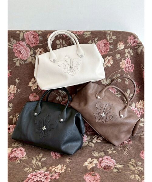 EVRIS（エヴリス）の「エンブレムボストンBAG（ボストンバッグ・レディース・ブラック/ブラウン/ホワイト・FREE）」の19枚目の写真