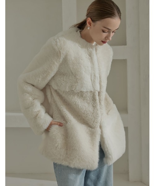 MEISM（ミズム）の「[2025-26 WINTER COLLECTION][MEISM by Re:EDIT]パッチワークボアファーノーカラーミドルコート（ノーカラージャケット・レディース・ブラック/オフホワイト・MEDIUM/LARGE）」の9枚目の写真
