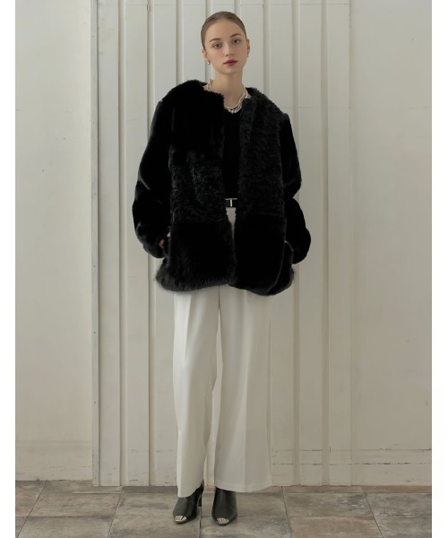 MEISM（ミズム）の「[2025-26 WINTER COLLECTION][MEISM by Re:EDIT]パッチワークボアファーノーカラーミドルコート（ノーカラージャケット・レディース・ブラック/オフホワイト・MEDIUM/LARGE）」の3枚目の写真