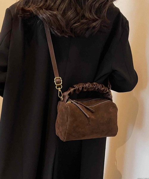 TONE SELECT GOODS（トーンセレクトグッズ）の「Liaa/スエード 2way ショルダーバッグ A18720（ショルダーバッグ・レディース・ブラウン/ダークブラウン/ブラック・FREE）」の2枚目の写真