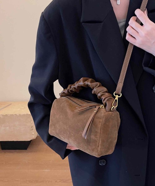 TONE SELECT GOODS（トーンセレクトグッズ）の「Liaa/スエード 2way ショルダーバッグ A18720（ショルダーバッグ・レディース・ブラウン/ダークブラウン/ブラック・FREE）」の4枚目の写真