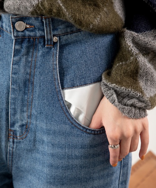 MILLION CARATS（ミリオンカラッツ）の「【差し色ポケットでこなれ見え】ワイドなのにすっきり細見え。リラクシーな穿き心地で気分は軽やか！体型カバーも叶う大人カジュアルなワイドデニム。（デニムパンツ・レディース・ブルー/グレー・FREE）」の10枚目の写真