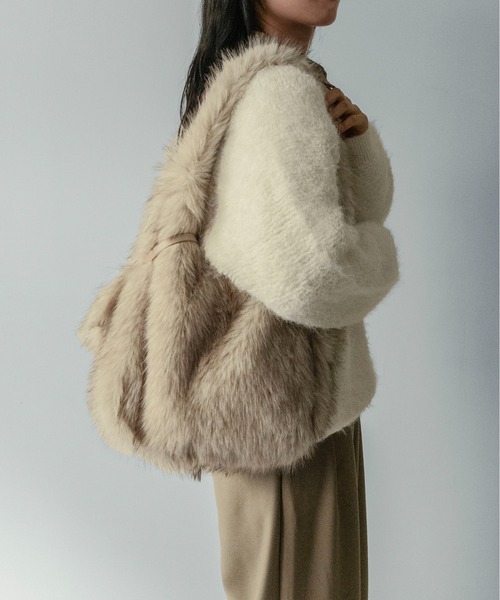 on:nue（オンニュ）の「【on:nue】[選べる4色展開] フェイクファー ポーチ付きトートバッグ（ショルダーバッグ・レディース・アイボリー/グレー/ベージュ/ブラウン・FREE）」の8枚目の写真