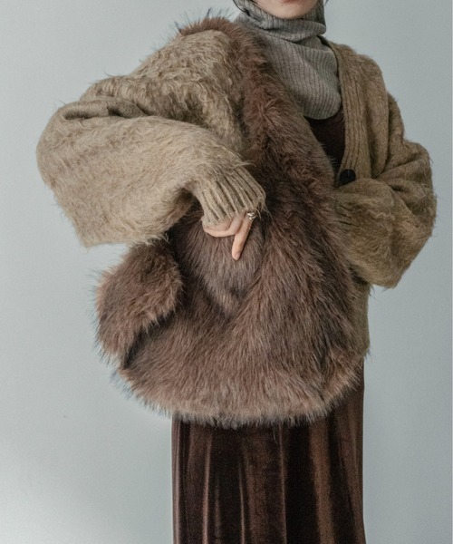 on:nue（オンニュ）の「【on:nue】[選べる4色展開] フェイクファー ポーチ付きトートバッグ（ショルダーバッグ・レディース・アイボリー/グレー/ベージュ/ブラウン・FREE）」の19枚目の写真