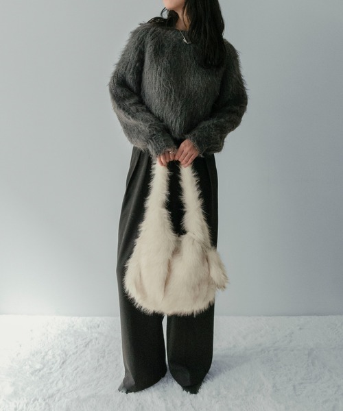 on:nue（オンニュ）の「【on:nue】[選べる4色展開] フェイクファー ポーチ付きトートバッグ（ショルダーバッグ・レディース・アイボリー/グレー/ベージュ/ブラウン・FREE）」の16枚目の写真