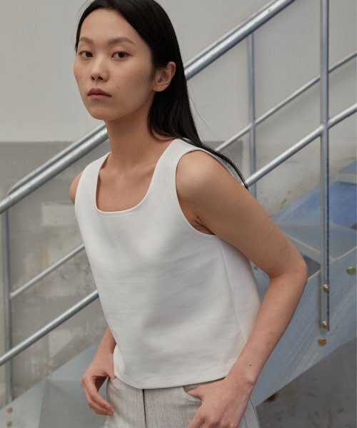 38COMEONCOMMON(38カモンコモン)の「FLAT SQUARE SLEEVELESS (WHITE)(Tシャツ/カットソー・レディース・その他・FREE)」の1枚目の写真