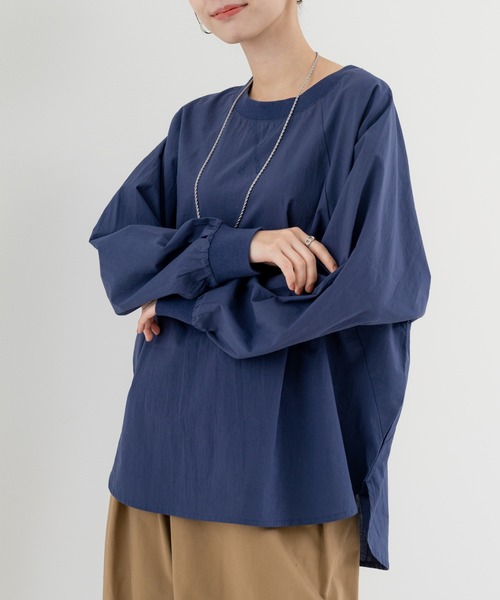 refinedworks(リファインドワークス)の「【refinedworks】 ゆるっと 纏える 抜け感トップス(Tシャツ/カットソー・レディース・ネイビー/グレー・FREE)」の2枚目の写真