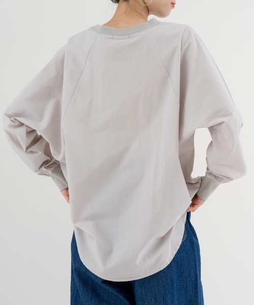 refinedworks(リファインドワークス)の「【refinedworks】 ゆるっと 纏える 抜け感トップス(Tシャツ/カットソー・レディース・ネイビー/グレー・FREE)」の9枚目の写真