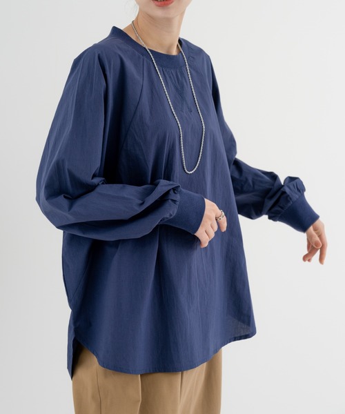 refinedworks(リファインドワークス)の「【refinedworks】 ゆるっと 纏える 抜け感トップス(Tシャツ/カットソー・レディース・ネイビー/グレー・FREE)」の4枚目の写真