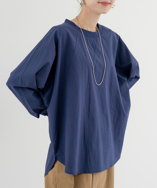 refinedworks(リファインドワークス)の「【refinedworks】 ゆるっと 纏える 抜け感トップス(Tシャツ/カットソー・レディース・ネイビー/グレー・FREE)」の6枚目の写真
