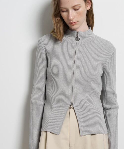 LANVIN en Bleu(ランバンオンブルー)の「ラメジップアップリブニット(ニット/セーター・レディース・グレー/チャコールグレー/ベージュ・38)」の2枚目の写真