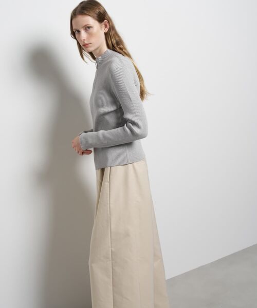 LANVIN en Bleu(ランバンオンブルー)の「ラメジップアップリブニット(ニット/セーター・レディース・グレー/チャコールグレー/ベージュ・38)」の8枚目の写真