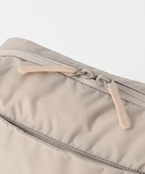 ARC'TERYX(アークテリクス)の「ARC'TERYX/アークテリクス 販路限定 Heliad Crossbody(ショルダーバッグ・メンズ・ベージュ・ONE SIZE)」の7枚目の写真