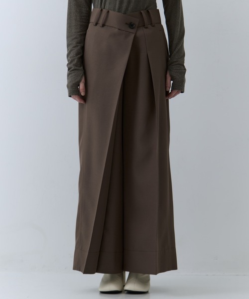 STUDIOUS(ステュディオス)の「【STUDIOUS/ステュディオス】Asymmetric Tucked Flare Trousers/アシンメトリックタックドフレアトラウザーズ/スラックス(その他パンツ・レディース・ブラック/ベージュ・1/2)」の21枚目の写真