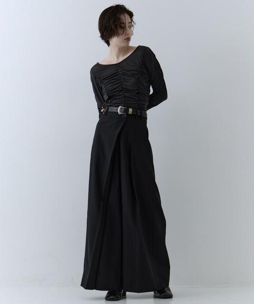 STUDIOUS(ステュディオス)の「【STUDIOUS/ステュディオス】Asymmetric Tucked Flare Trousers/アシンメトリックタックドフレアトラウザーズ/スラックス(その他パンツ・レディース・ブラック/ベージュ・1/2)」の15枚目の写真