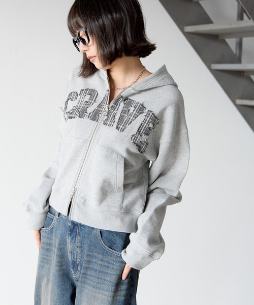 PBLIM（ページボーイリム）の「《UNISEX》パッチワークロゴパーカー（パーカー・レディース・グレー/ブラック・MEDIUM/SMALL）」の3枚目の写真