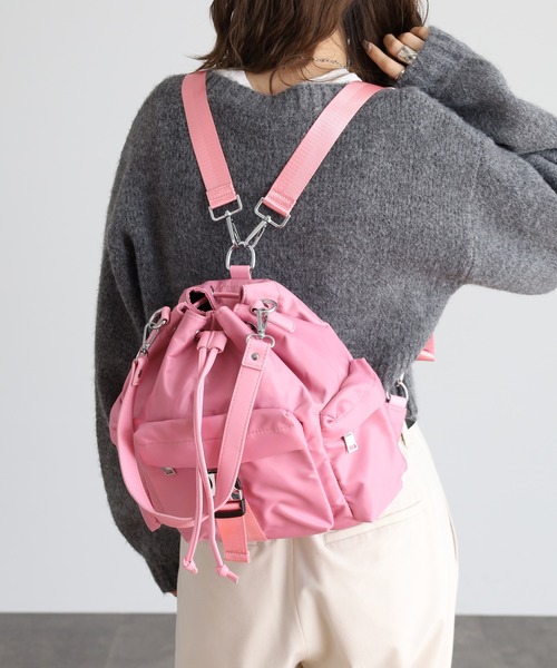 crossi(クロッシー)の「ドローストリング巾着型ナイロンショルダーバッグ(ショルダーバッグ・レディース・ピンク/オリーブ/ブラック/グレー・FREE)」の8枚目の写真