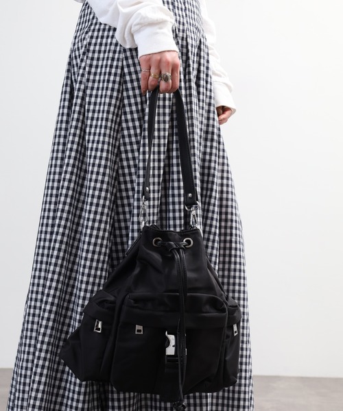 crossi(クロッシー)の「ドローストリング巾着型ナイロンショルダーバッグ(ショルダーバッグ・レディース・ピンク/オリーブ/ブラック/グレー・FREE)」の14枚目の写真