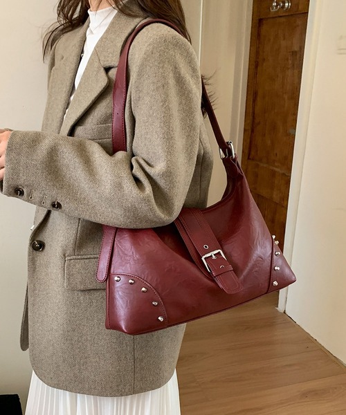 LA VORAGINE（ラ ヴォラジネ）の「レトロなバックルとリベット飾りのショルダーバッグ（ショルダーバッグ・レディース・ブラウン/ブラック/ブラウン系その他/ワイン・FREE）」の4枚目の写真