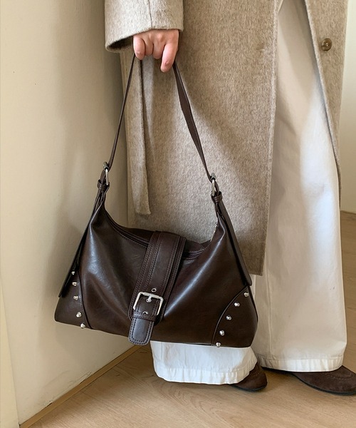 LA VORAGINE（ラ ヴォラジネ）の「レトロなバックルとリベット飾りのショルダーバッグ（ショルダーバッグ・レディース・ブラウン/ブラック/ブラウン系その他/ワイン・FREE）」の10枚目の写真