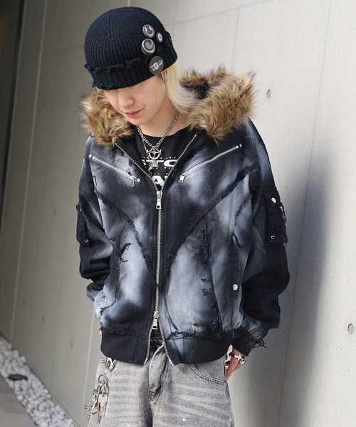ATMARK(アットマーク)の「《2サイズ展開 / UNISEX 》スプレー加工 フリンジ切り替えファーブルゾン(ブルゾン・レディース・グレー系カモフラージュ/ブラック・M/L)」の6枚目の写真