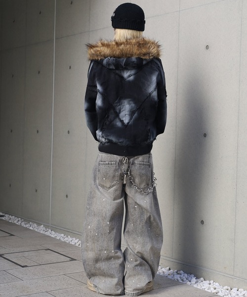 ATMARK(アットマーク)の「《2サイズ展開 / UNISEX 》スプレー加工 フリンジ切り替えファーブルゾン(ブルゾン・レディース・グレー系カモフラージュ/ブラック・M/L)」の5枚目の写真
