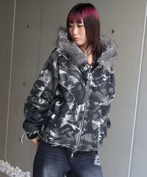 ATMARK(アットマーク)の「《2サイズ展開 / UNISEX 》スプレー加工 フリンジ切り替えファーブルゾン(ブルゾン・レディース・グレー系カモフラージュ/ブラック・M/L)」の12枚目の写真