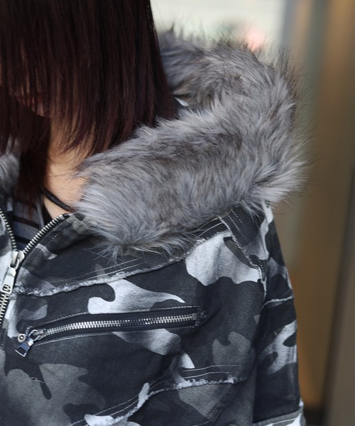 ATMARK(アットマーク)の「《2サイズ展開 / UNISEX 》スプレー加工 フリンジ切り替えファーブルゾン(ブルゾン・レディース・グレー系カモフラージュ/ブラック・M/L)」の19枚目の写真