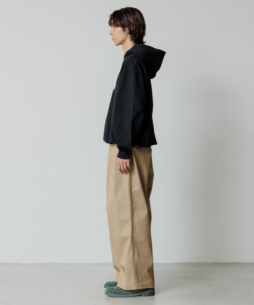 ADAM ET ROPE'（アダムエロペ）の「【WEB限定】2タック ワイドルーズ ドカンパンツ / バリエーション バギーパンツ / チノ / ユニセックス（チノパンツ・メンズ・ベージュ/ブラック・S/L/M）」の6枚目の写真