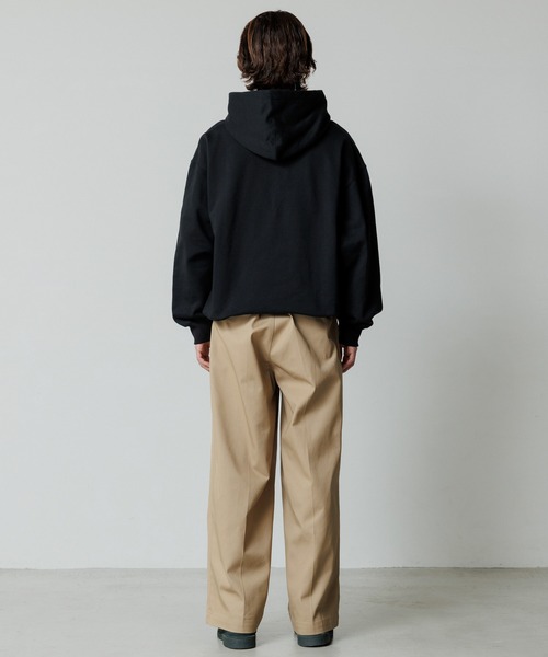 ADAM ET ROPE'（アダムエロペ）の「【WEB限定】2タック ワイドルーズ ドカンパンツ / バリエーション バギーパンツ / チノ / ユニセックス（チノパンツ・メンズ・ベージュ/ブラック・S/L/M）」の7枚目の写真