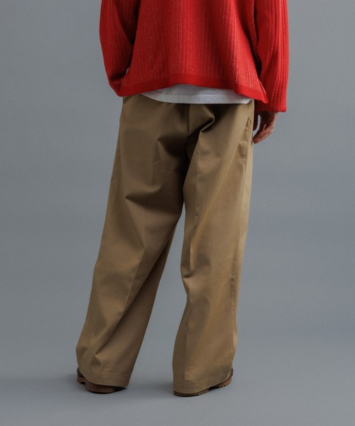ADAM ET ROPE'（アダムエロペ）の「【WEB限定】2タック ワイドルーズ ドカンパンツ / バリエーション バギーパンツ / チノ / ユニセックス（チノパンツ・メンズ・ベージュ/ブラック・S/L/M）」の13枚目の写真