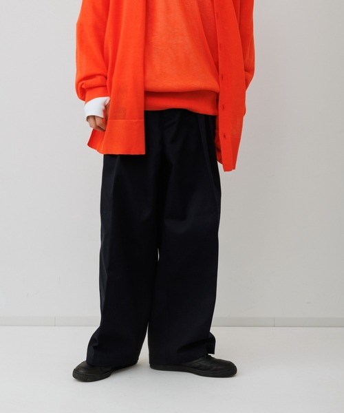 ADAM ET ROPE'（アダムエロペ）の「【WEB限定】2タック ワイドルーズ ドカンパンツ / バリエーション バギーパンツ / チノ / ユニセックス（チノパンツ・メンズ・ベージュ/ブラック・S/L/M）」の21枚目の写真