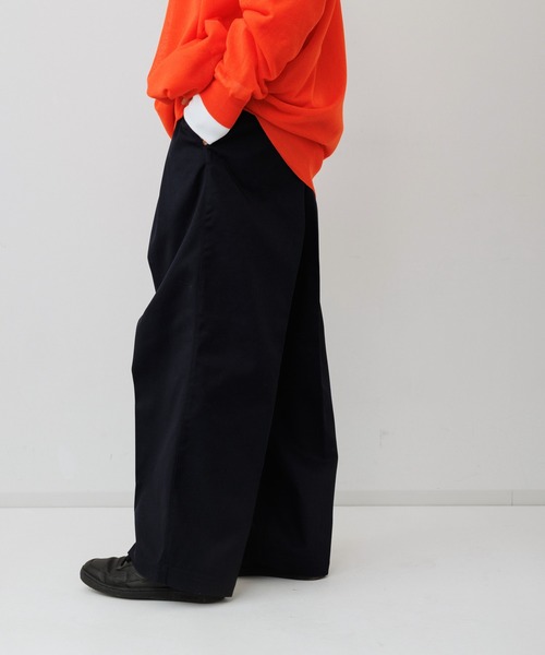 ADAM ET ROPE'（アダムエロペ）の「【WEB限定】2タック ワイドルーズ ドカンパンツ / バリエーション バギーパンツ / チノ / ユニセックス（チノパンツ・メンズ・ベージュ/ブラック・S/L/M）」の22枚目の写真