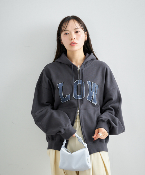 U by SPICK&SPAN（ユーバイスピックアンドスパン）の「【LOW CLASSIC / ロウクラシック》 Lc LOW SOFT SWEAT ZIP-UP HOO（パーカー・レディース・チャコールグレー・MEDIUM）」の2枚目の写真