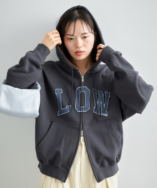 U by SPICK&SPAN（ユーバイスピックアンドスパン）の「【LOW CLASSIC / ロウクラシック》 Lc LOW SOFT SWEAT ZIP-UP HOO（パーカー・レディース・チャコールグレー・MEDIUM）」の3枚目の写真
